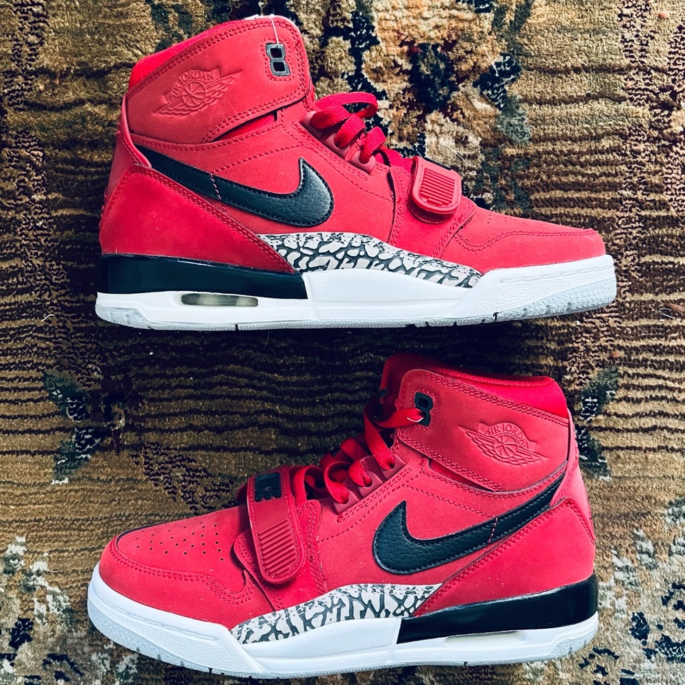 Jordan Legacy 312 Size GS 5.5Y